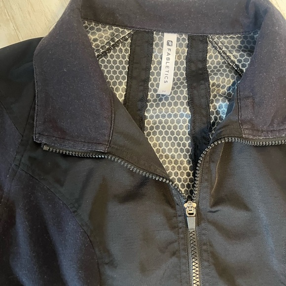 Fabletics Lightweight Corbet Zip Up Black Soft Shell Jacket Women’s Size M - Picture 11 of 14